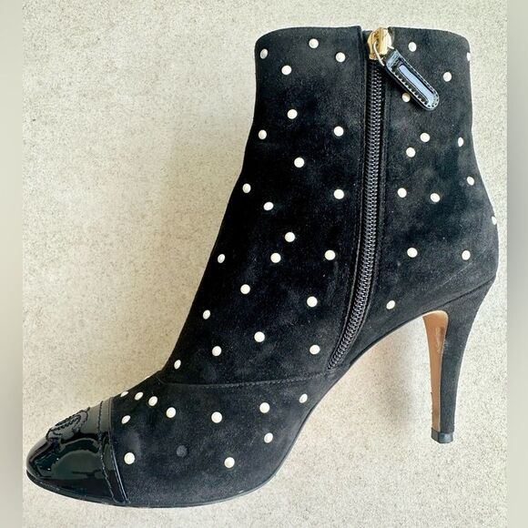 Chanel 2018 Pearl Embellished Suade Cap Toe Ankle Booties Size 36.5 - Picture 14 of 14